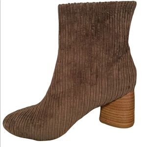 Woman’s Size 6 Booties